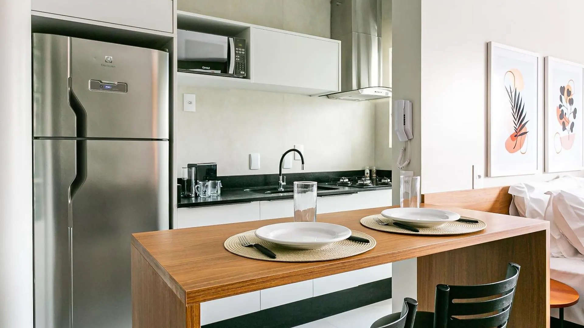 Predio Com Apartamentos Completos, Com Piscina E A Passos Da Praia - Agua Marinha Florianopolis